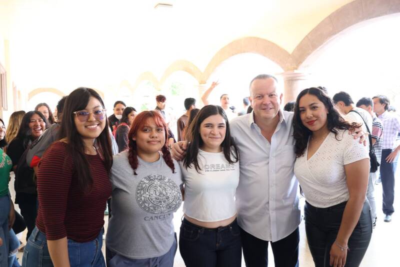 TRABAJARÁ CARLOS CANTUROSAS POR EL ACCESO UNIVERSAL A LA CULTURA