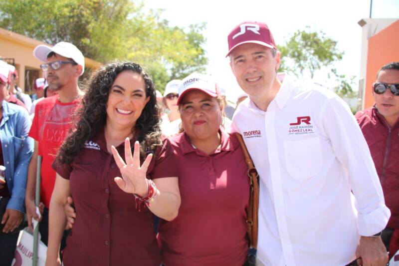 RECIBEN OLGA SOSA Y JR RESPALDO DE COMERCIANTES EN MERCADO RODANTE DE SOTO LA MARINA