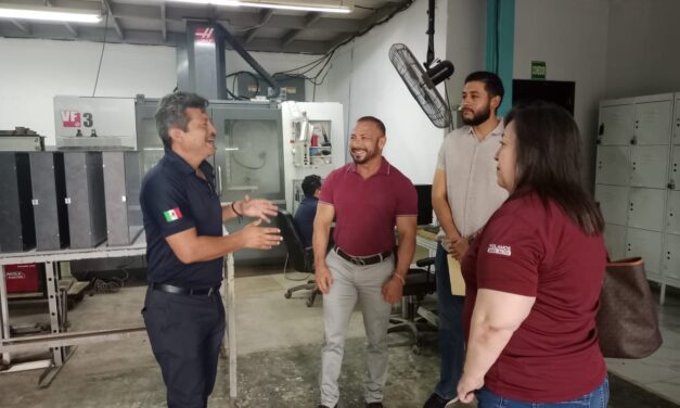 Fortalece Alcalde Carlos Peña Ortiz a empresas con programas de capacitación