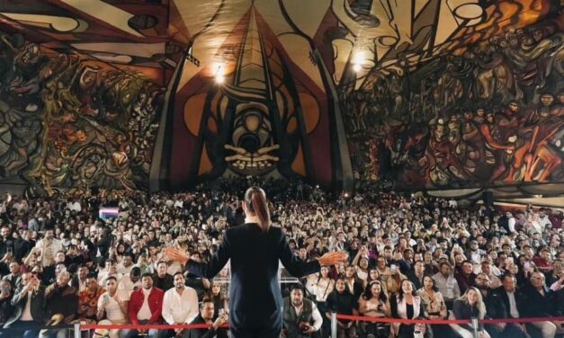 CARLOS PEÑA ORTIZ PRESENTE EN EL ENCUENTRO DE JÓVENES CON CLAUDIA SHEINBAUM