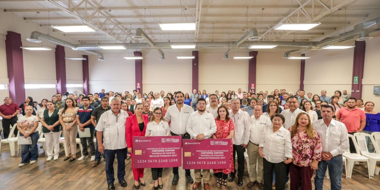 CONTINÚA LA ENTREGA DE TARJETAS DE BECAS EN REYNOSA