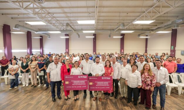 CONTINÚA LA ENTREGA DE TARJETAS DE BECAS EN REYNOSA