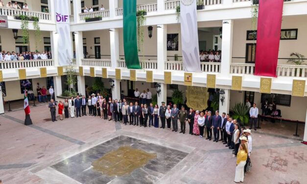 DEBELAN EL GOBERNADOR AMÉRICO VILLARREAL ANAYA Y EL ALCALDE CARLOS PEÑA ORTIZ ESCUDO DEL MUNICIPIO DE REYNOSA