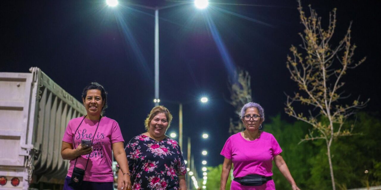 REHABILITAN ALUMBRADO PÚBLICO EN EL PARQUE LINEAL DE JARACHINA SUR