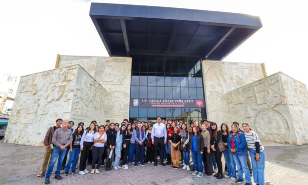 ESTUDIANTES DEL TECNOLÓGICO DE REYNOSA VISITARON EL MUSEO DEL FERROCARRIL Y EL CENTRO DE LA CIUDAD ACOMPAÑADOS POR EL ALCALDE
