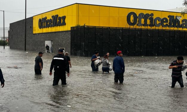 RESCATA OPERATIVO MUNICIPAL A PERSONAS EN SITUACIÓN DE RIESGO POR INUNDACIÓN