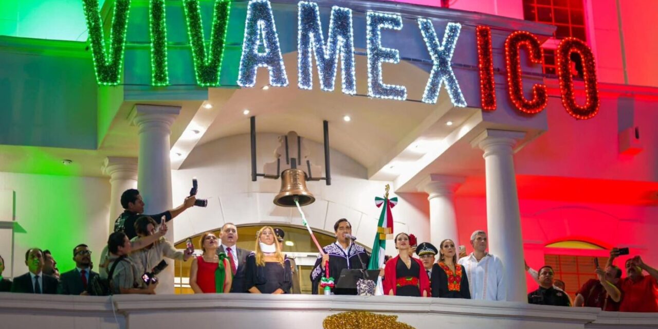 CON FERVOR PATRIO, MÁS DE 20 MIL REYNOSENSES ACOMPAÑAN A CARLOS PEÑA ORTIZ EN EL GRITO DE INDEPENDENCIA