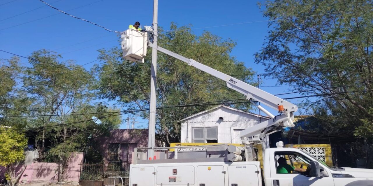 ALUMBRADO QUE DA SEGURIDAD: EL ALCALDE SUPERVISA MEJORAS EN COLONIAS DE REYNOSA