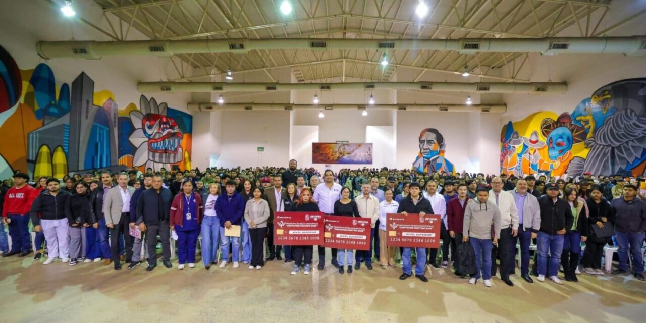 UN IMPULSO AL FUTURO: ENTREGAN BECAS MUNICIPALES A MÁS DE MIL UNIVERSITARIOS EN REYNOSA
