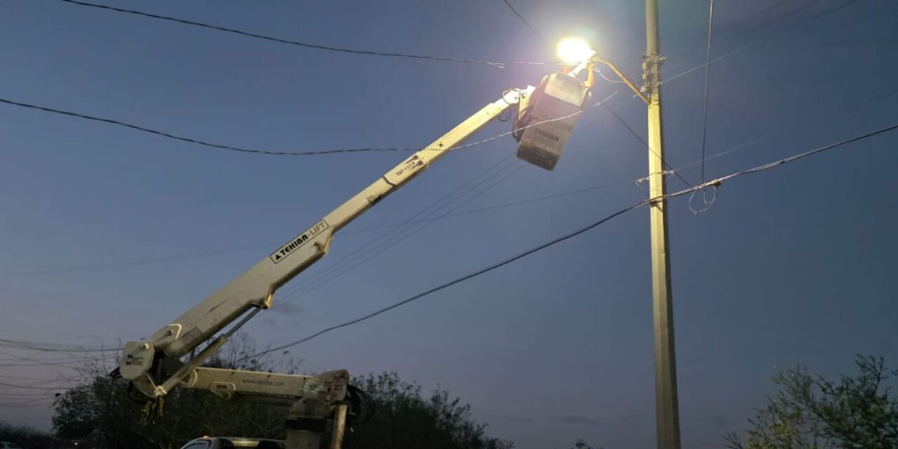 FORTALECE GOBIERNO DE REYNOSA ALUMBRADO PÚBLICO EN DIVERSAS COLONIAS