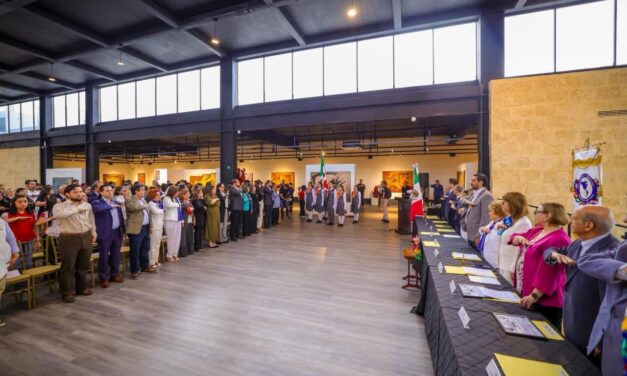 PARTICIPA CARLOS PEÑA ORTIZ EN PREMIACIÓN DE LA MESA REDONDA PANAMERICANA Y RECIBE RECONOCIMIENTO