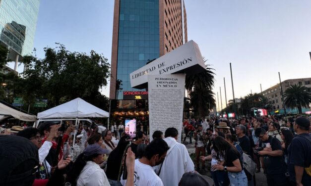 PERIODISTAS INAUGURAN ANTIMONUMENTO POR LA LIBERTAD DE EXPRESIÓN EN LA “ESQUINA DE LA INFORMACIÓN” EN LA CDMX