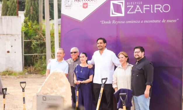 COLOCÓ CARLOS PEÑA ORTIZ PRIMERA PIEDRA DEL CENTRO COMERCIAL DISTRITO ZAFIRO EN REYNOSA