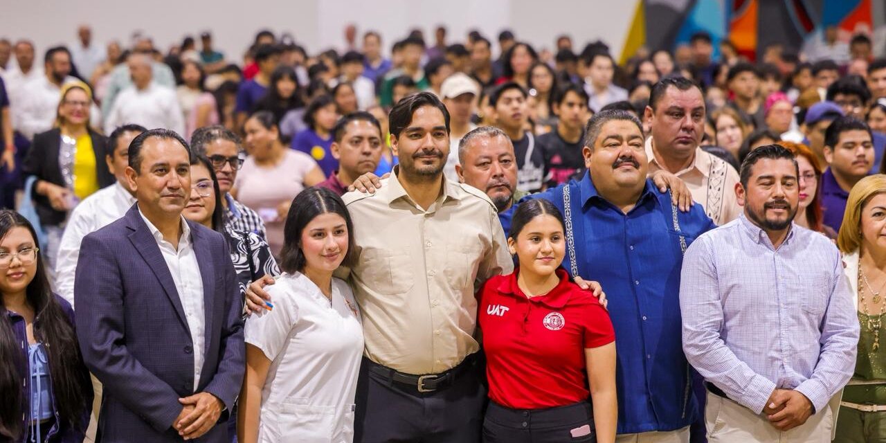 RECONOCEN IMPACTO SOCIAL DE LAS BECAS MUNICIPALES IMPULSADAS POR CARLOS PEÑA ORTIZ